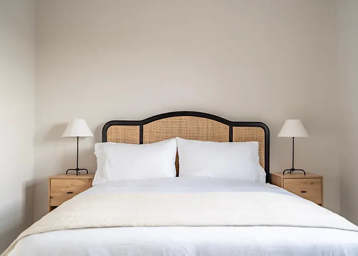 Luxury Barn With Private Wood Fired Hot Tub