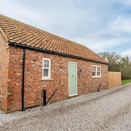 Luxury Barn With Private Wood Fired Hot Tub Apartment